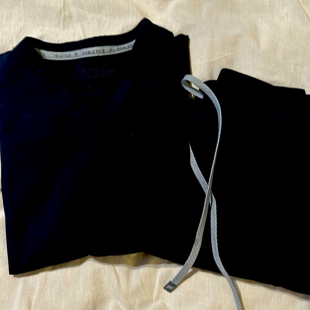 Fabletics black scrub set medium petite
